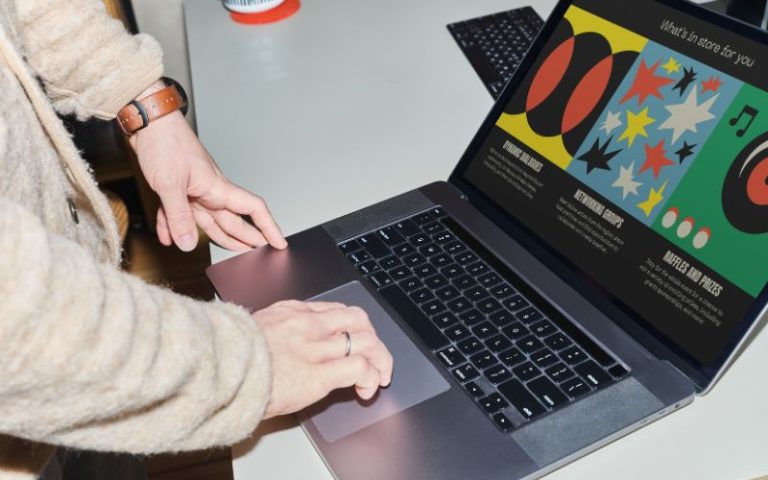 Read more about the article How a Photoshop Full Course Can Launch Your Graphic Design Career