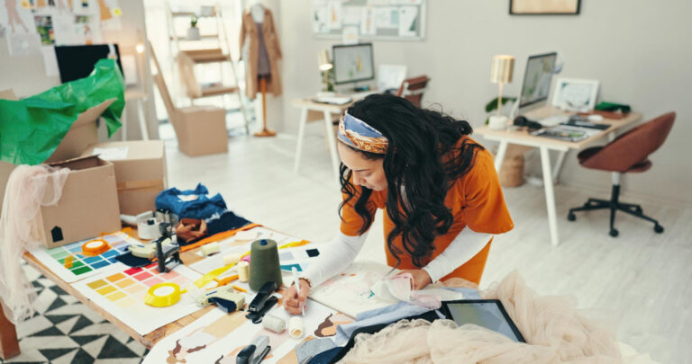 Read more about the article Building a Fashion & Lifestyle Brand: The Power of a Graphic Design Course